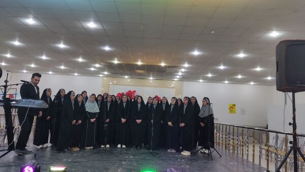  جشن  شب یلدا دبیرستان نمونه دولتی مهرورزان
