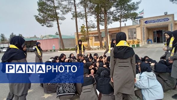 بیست و ششمین مانور سراسری زلزله در دبیرستان نمونه اندیشه کاشمر