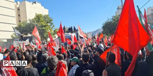 تشییع پیکر مطهر رهبر شهید و خانواده ایشان در مشهد