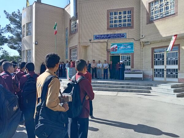 مراسم تقدیر از دبیران دبیرستان نمونه آیت الله خامنه‌ای