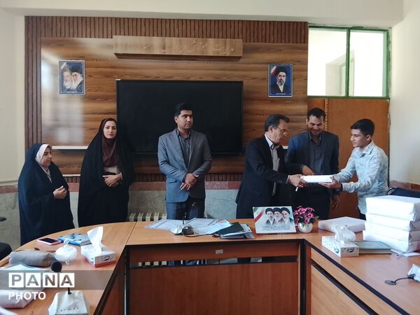 قلم های بیدار، روایتگران حقیقت