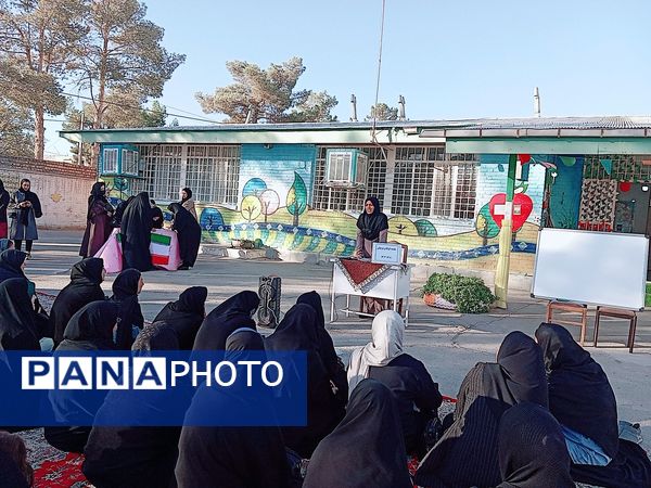 اولین جلسه انجمن اولیا در دبستان توحید 