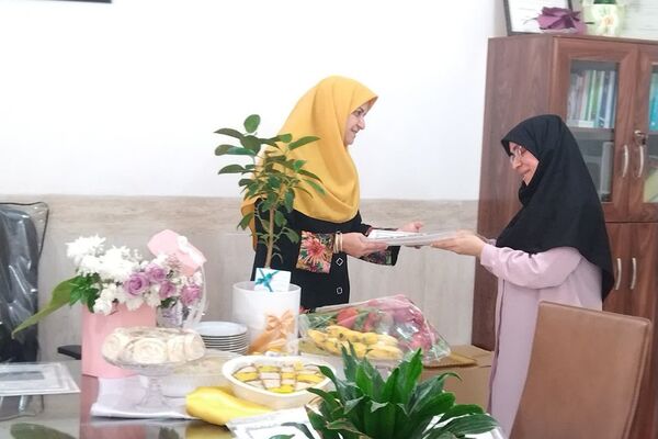 گرامیداشت هفته معلم در مدارس پیشوا