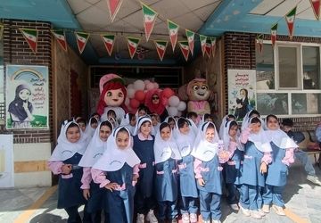 با فرا رسیدن مهر دل شکوفه‌های کوچک هم شاد شد