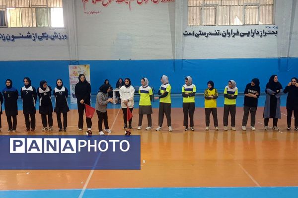 مسابقات ورزشی بین مدرسه‌ای داژبال در شهرستان قرچک