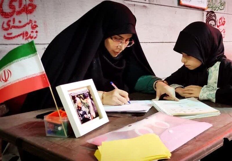 برپایی موکب آموزشی برای حمایت درسی از دانش‌آموزان در رجایی‌شهر ادامه دارد