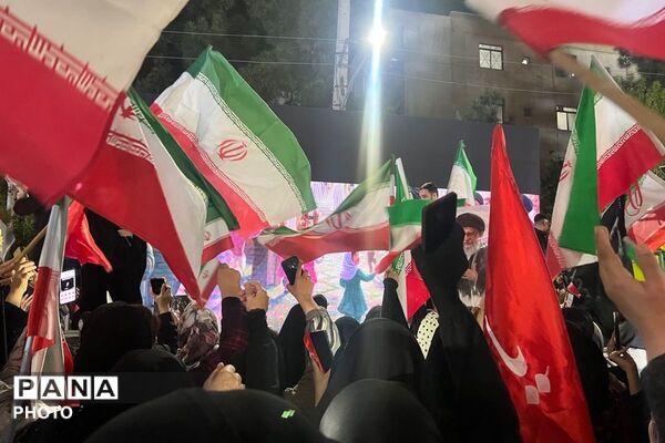 اجتماع با شکوه شهرستان ملارد در چهلم شهدای میناب