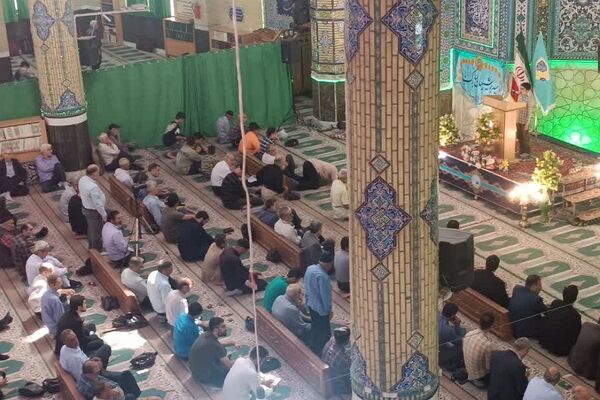 حضور پرشور دانش‌آموزان و فرهنگیان در نماز جمعه این هفته شهرستان ورامین