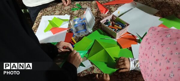 میز خدمت مدیرکل کانون پرورش فکری کودکان و نوجوانان یزد