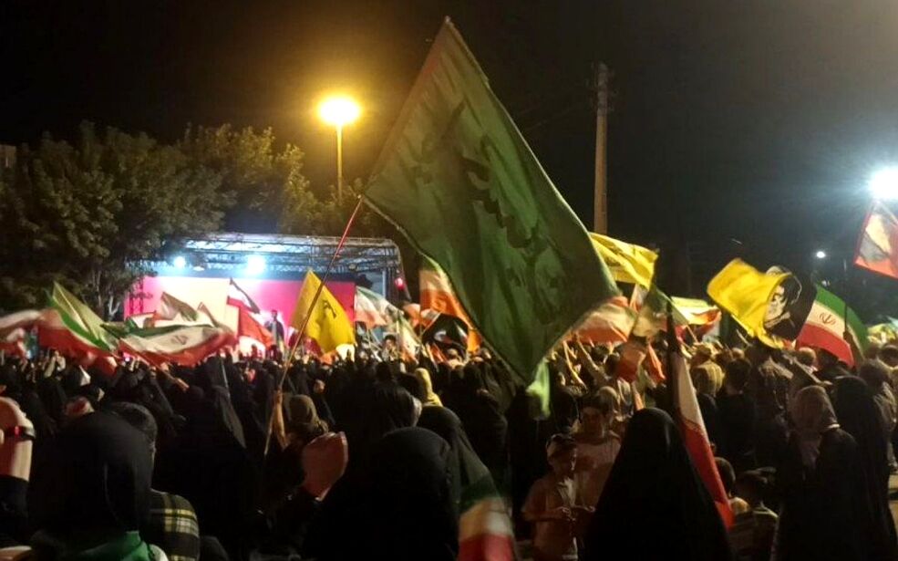 شبِ ایستادگی در قلبِ میدان؛ فریادِ اقتدارِ مردم قرچک خاموش‌شدنی نیست