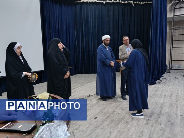 جشن میلاد حضرت زینب(س) و روز پرستار در سالن ارشاد حاجی‌آباد