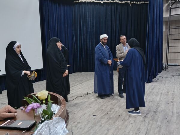 جشن میلاد حضرت زینب(س) و روز پرستار در سالن ارشاد حاجی‌آباد