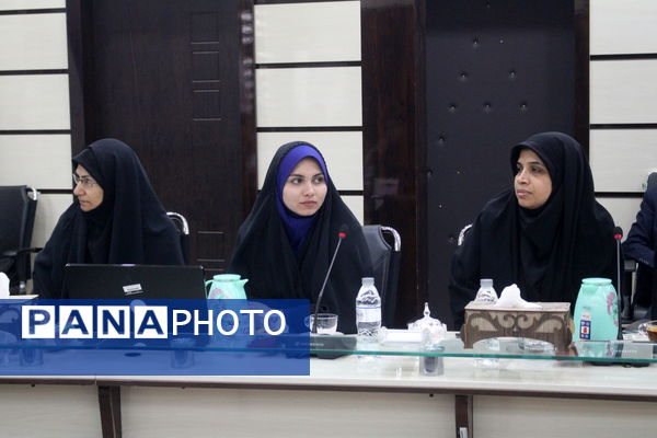 کارگاه آموزشی ویژه بانوان شاغل در اداره‌کل آموزش و پرورش استان بوشهر 