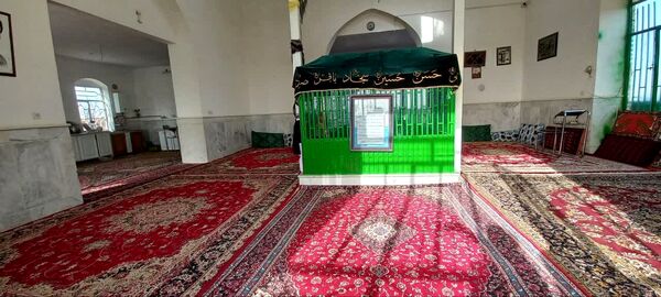 دومین شب چراغ برات در امامزاده و گلزار شهدای روستای مهدی آباد خلیل آباد 
