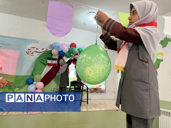 جشن یاوران انقلاب در دبستان شهید نوروزی ابرکوه
