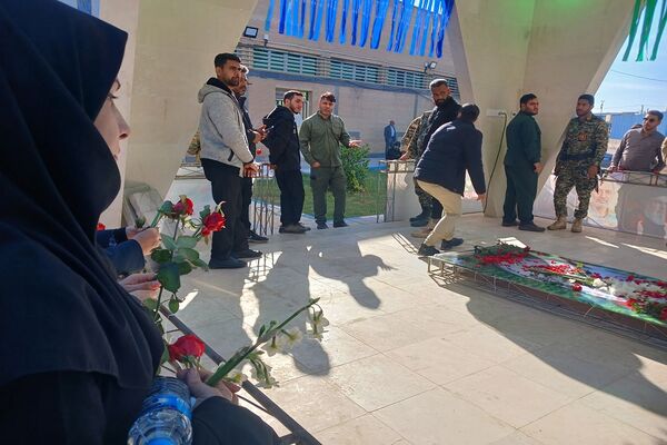 تشییع شهید قهرمان بر دستان پهلوانان خوزستان