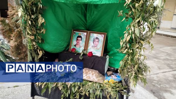 غبار روبی و عطر افشانی گلزار شهدا  در نیشابور 