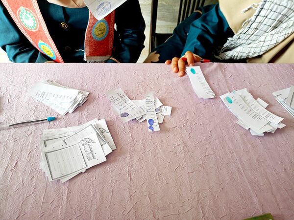 انتخابات شورای دانش‌آموزی دبستان سمیه کاشمر 