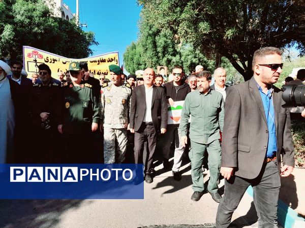 راهپیمایی یوم الله ۲۲  بهمن با حضور پرشور مردم در بوشهر 