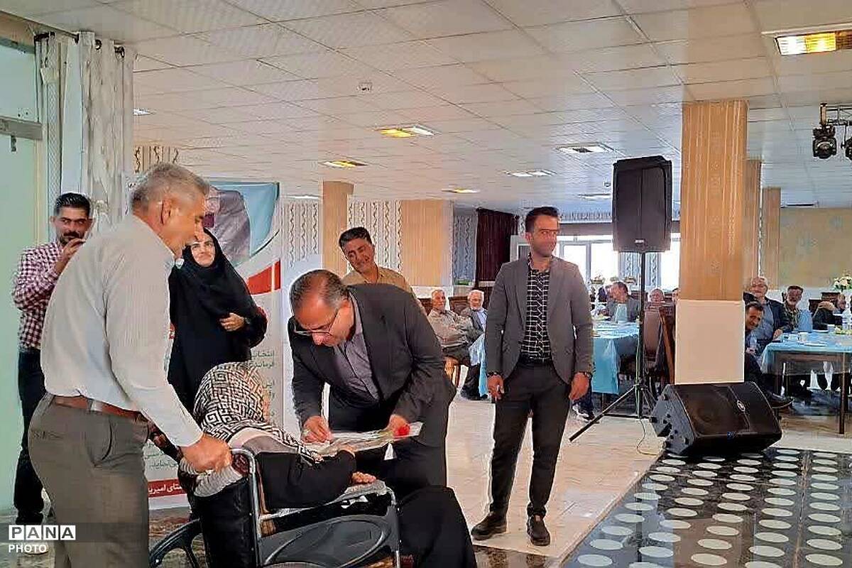  بزرگداشت رزمندگان سلامت و سالمندان