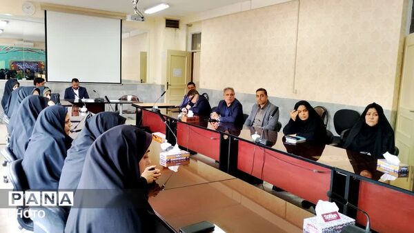 مراسم تجلیل از معلمان منتخب نمونه منطقه ای شهرستان کلات 
