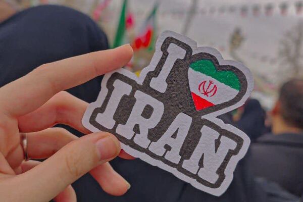خروش مردمی در خیابان‌های رباط‌کریم در 22بهمن