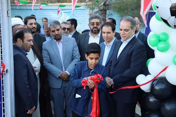 افتتاح پنج زمین چمن مصنوعی و آئین خشت گذاری دو سالن ورزشی در مدارس اندیشه 