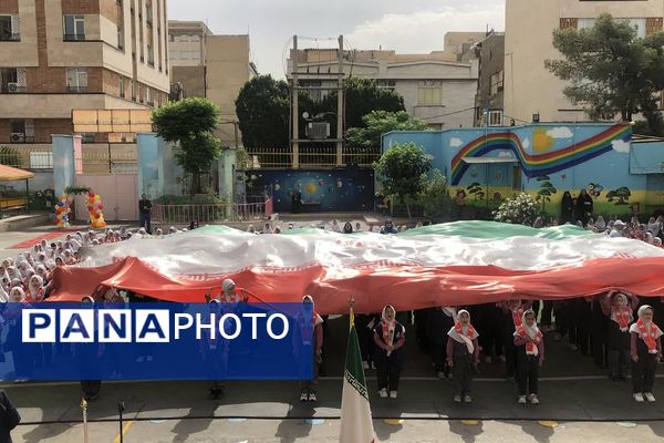 بیست و ششمین سالروز تاسیس سازمان دانش‌آموزی در دبستان طواف و معماریان ناحیه دو شهرری 