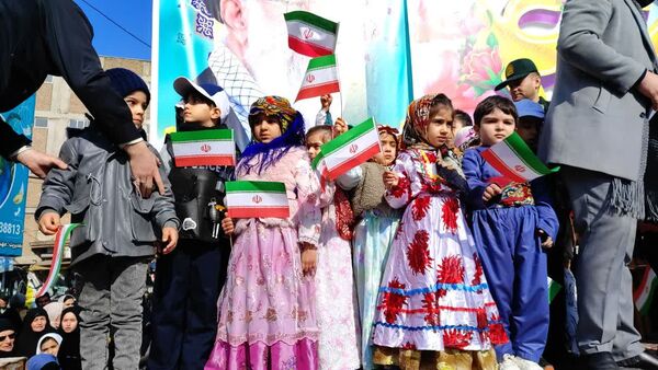 راهپیمایی عظیم 22 بهمن در شهرستان مرزی پارس آباد 