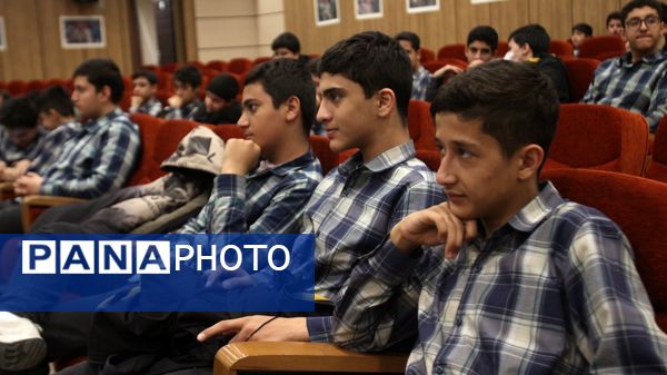 برگزاری مراسم یادواره شهدا «پدربزرگ‌های آسمانی»