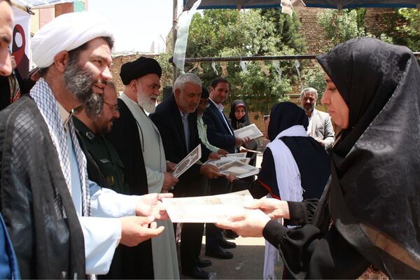 افتتاح نخستین جشنواره تن‌پوش نور، نمایشگاه مُد و لباس ایرانی اسلامی در شهرستان بهارستان 