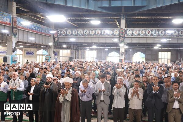  نماز جمعه در مصلی نسیم شهر