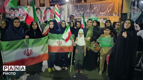حضور دانش‌آموزان مدرسه دخترانه ریحانه در جشن عید غدیرخم