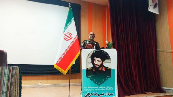رونمایی از کتاب «پنج روایت از یک مرد زندگی» در اسدآباد