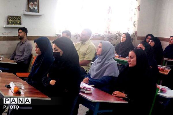 جلسه مشترک شورای معلمان مدارس ۱۲ بهمن و سامنی