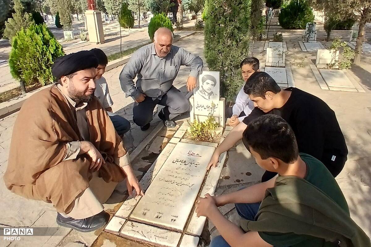 غبارروبی مزار شهدا 