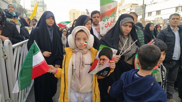 حضور بی سابقه مردم مشهد در راهپیمایی سالگرد پیروزی انقلاب اسلامی 