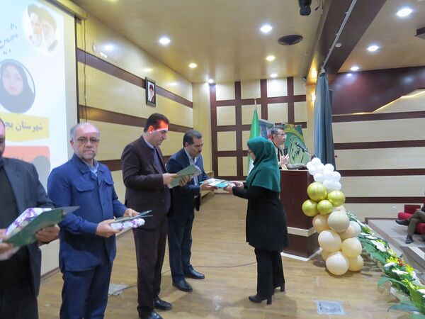 آیین تجلیل از منتخبان طرح و برنامه‌های دوره ابتدایی استان خراسان شمالی