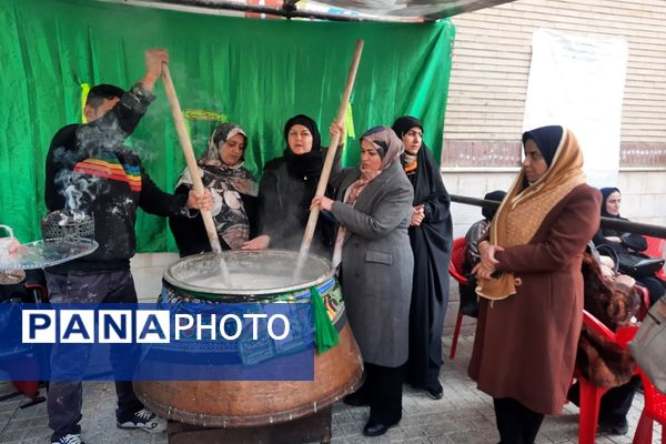 مراسم پخت سمنو در مدرسه حضرت ولیعصر(عج) ناحیه یک شهرری