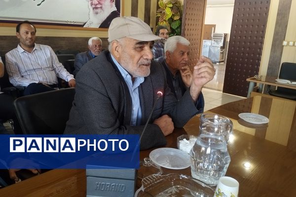 نشست شورای کشاورزی قروه با محوریت مدیریت آب و برق