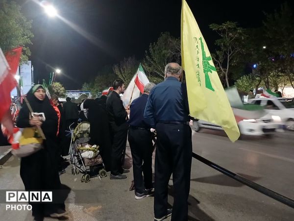 موج حماسه مشهدیان در بلوار احمد آباد 