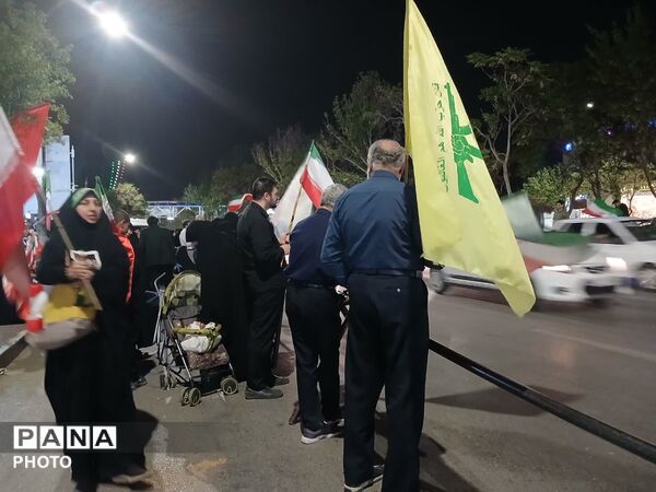 موج حماسه مشهدیان در بلوار احمد آباد 
