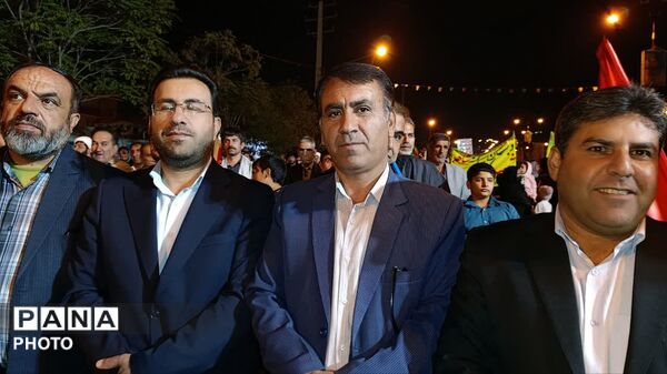 اجتماع بزرگ فرهنگیان و دانش‌آموزان یاسوج در خیابان جمهوری