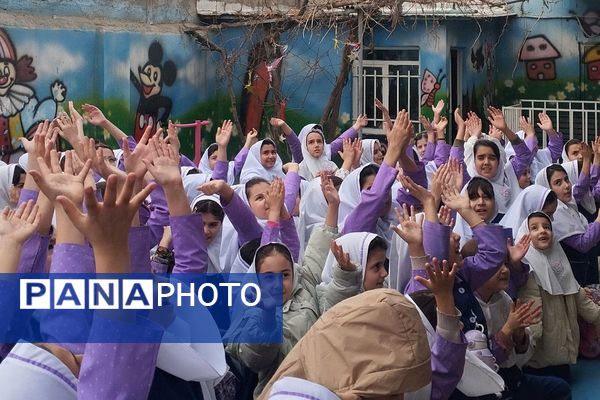 جشن میلاد امام زمان(عج) و ایام الله دهه فجر در مدارس شهرستان قدس