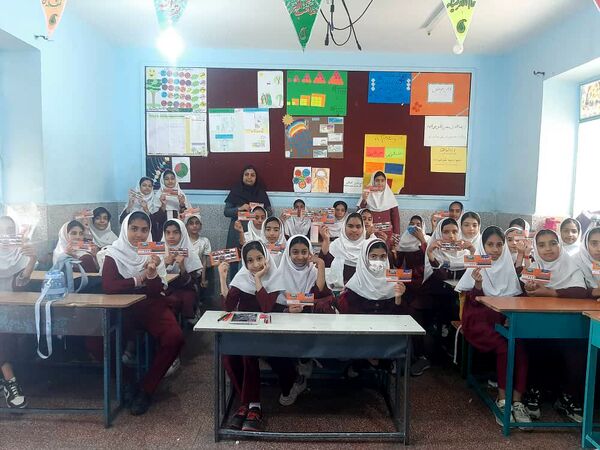 جشن روز دختر در دبستان دخترانه شهید علی‌رضایی