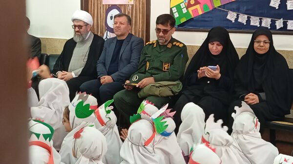  قاب‌های خبری از مراسم زنگ انقلاب در دبستان بوستان شهرستان بن