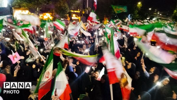 ما صحنه را خالی نمی کنیم