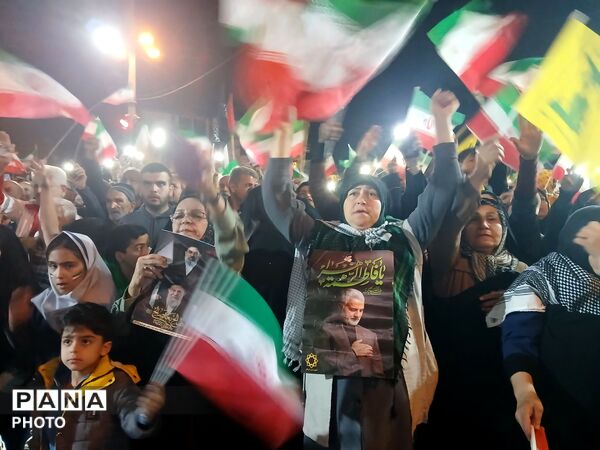 حماسه حضور دانش‌آموزان و فرهنگیان کردکوی در شب اربعین قائد امت