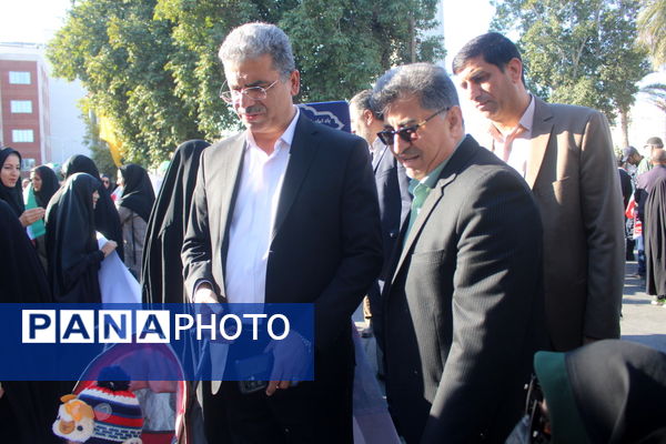 شکوه حضور مردم بوشهر در راهپیمایی ۲۲ بهمن