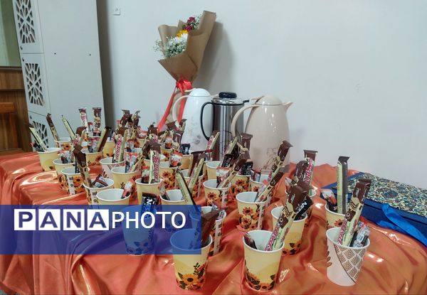 گردهمایی هنرمندان به مناسبت بزرگداشت استاد شهریار در شهرستان حاجی آباد